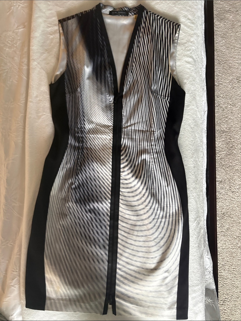 Elie Tahari Black & White Zip-Front Sleeveless Sheath Dress